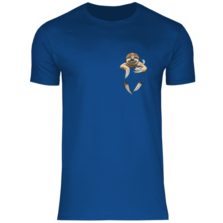 Faultier mit Kaffee in Brusttasche - Herren T - Shirt - Textilzauber